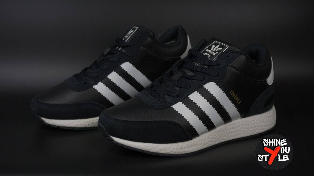 

Зимние Кроссовки Adidas Iniki синие с белым(на меху) 43, Синий