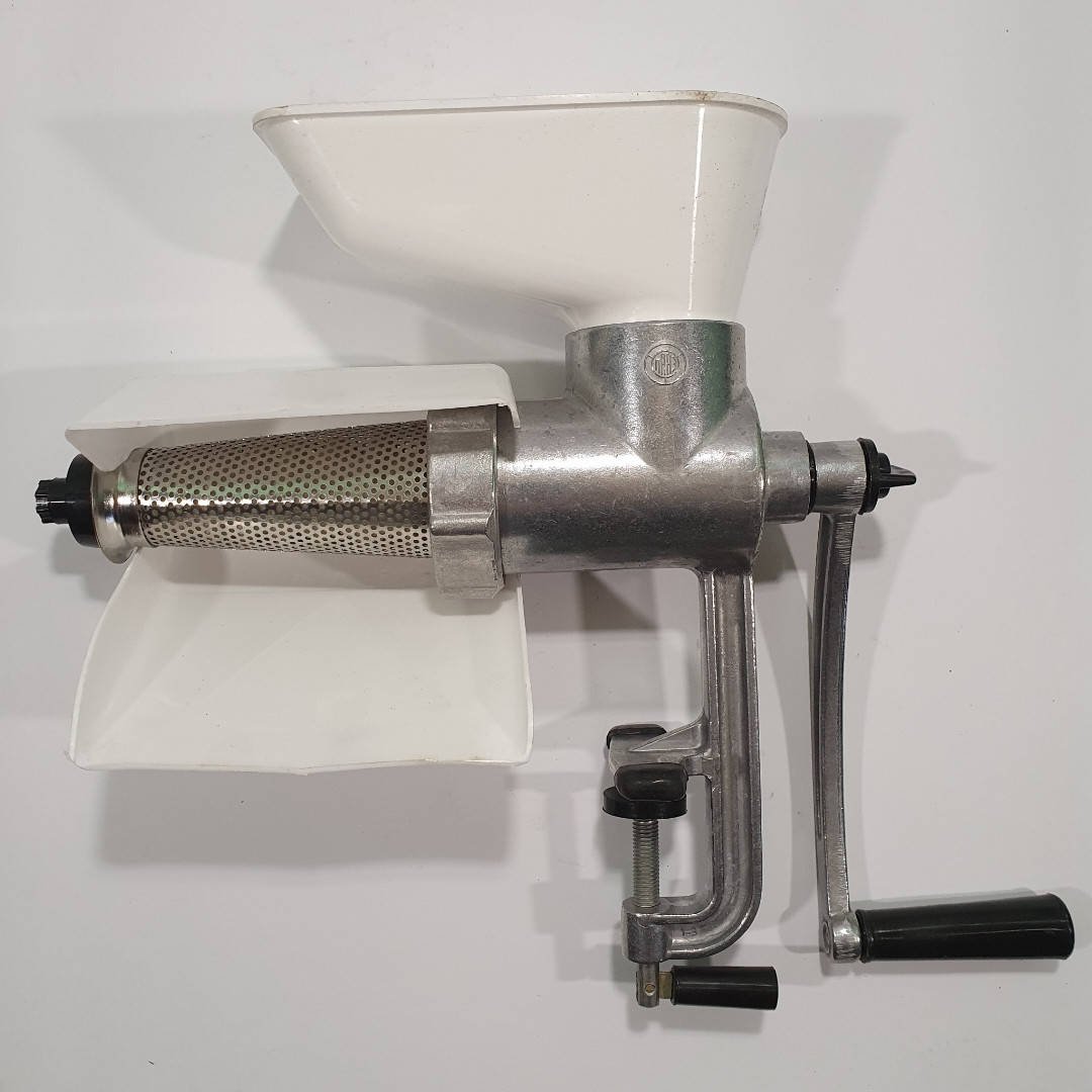 

Соковыжималка ручная для томатов и яблок г.Полтава (алюминиевая)