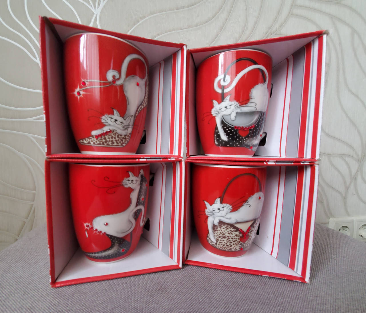 

Чашка "Модная кошка" №423 (350мл)