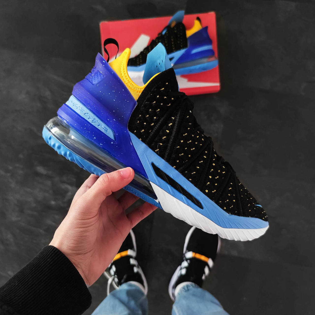 

Баскетбольные кроссовки LeBron18 Minneapolis Lakers 42