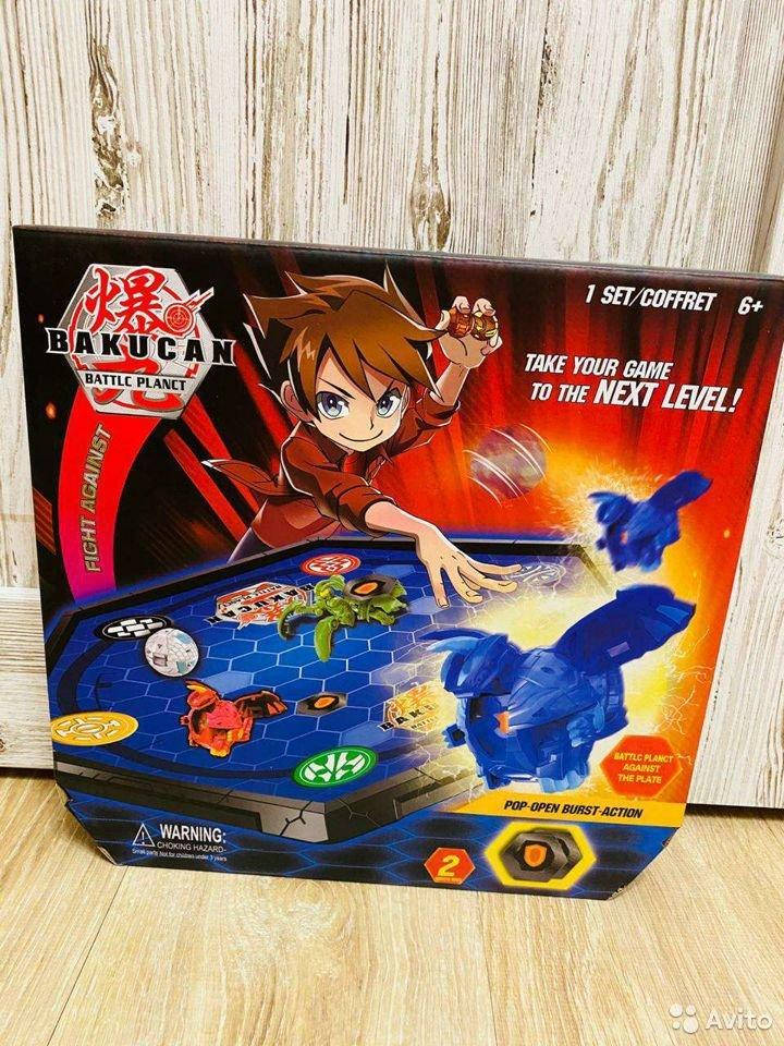

Арена для Бакуган Bakugan Battle Arena - 1 фигурка Бакугана 2 карты персонажа
