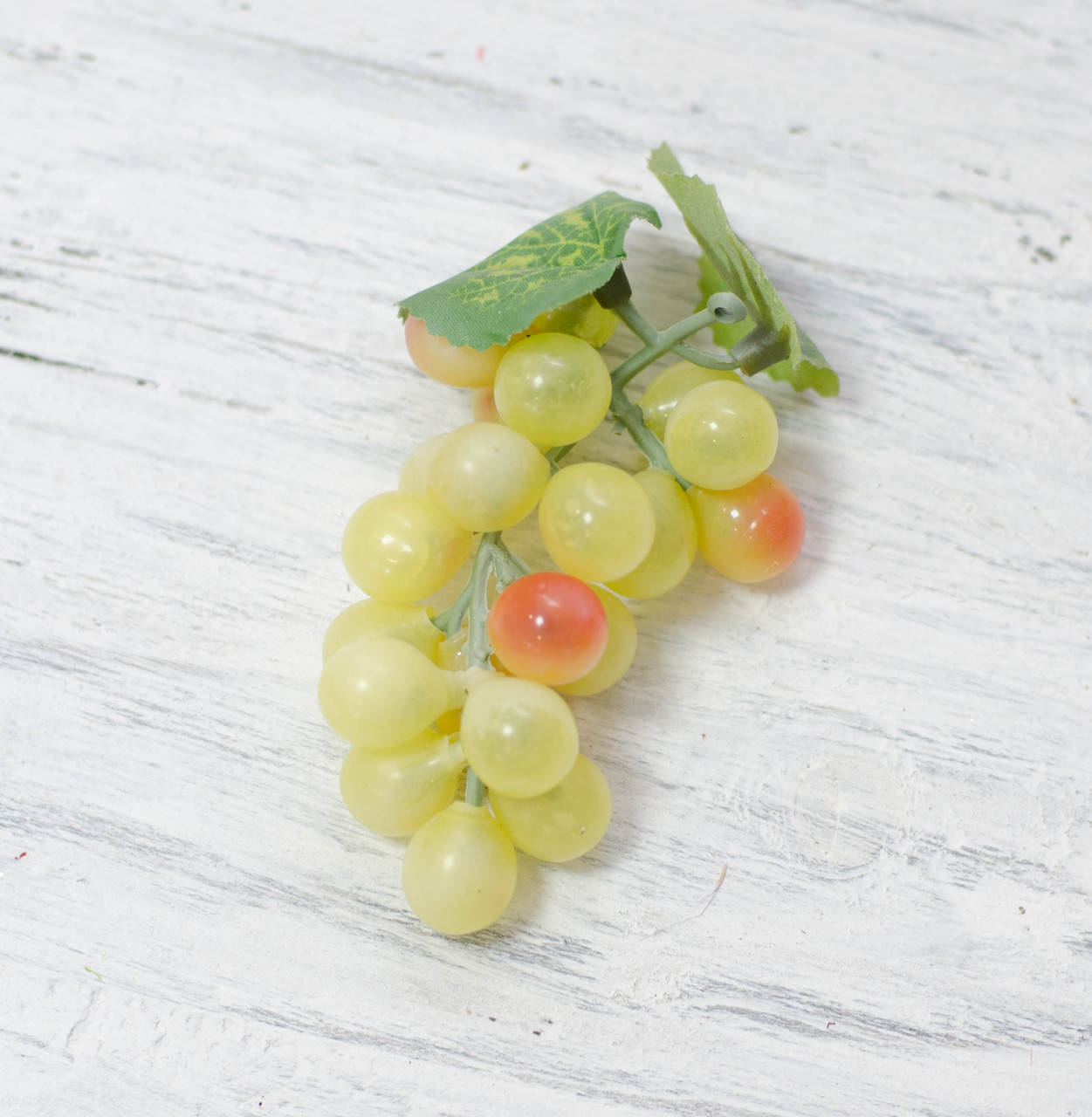 

Виноград 10 см. белый