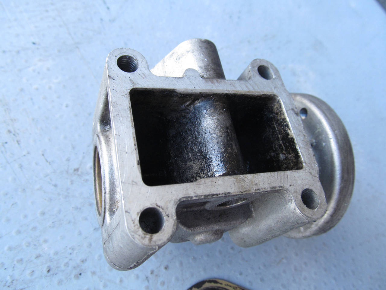 

Клапан ЕГР EGR opel vectra c 1.9 cdti zafira b astra h signum 55215031 saab 9-3(механическая часть)PIERBURG