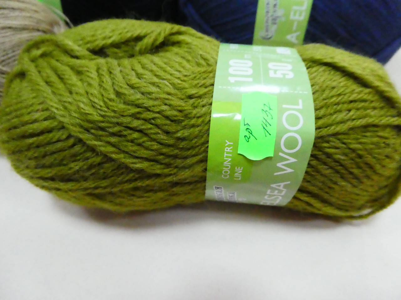 

Пряжа для вязания спицами (чистошертяная) "Chelsea wool".