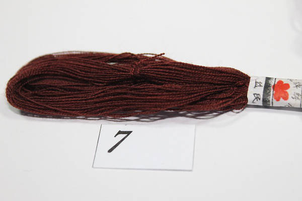 

Акриловая нить для вышивания (тонкая) 31м.:7 (930)