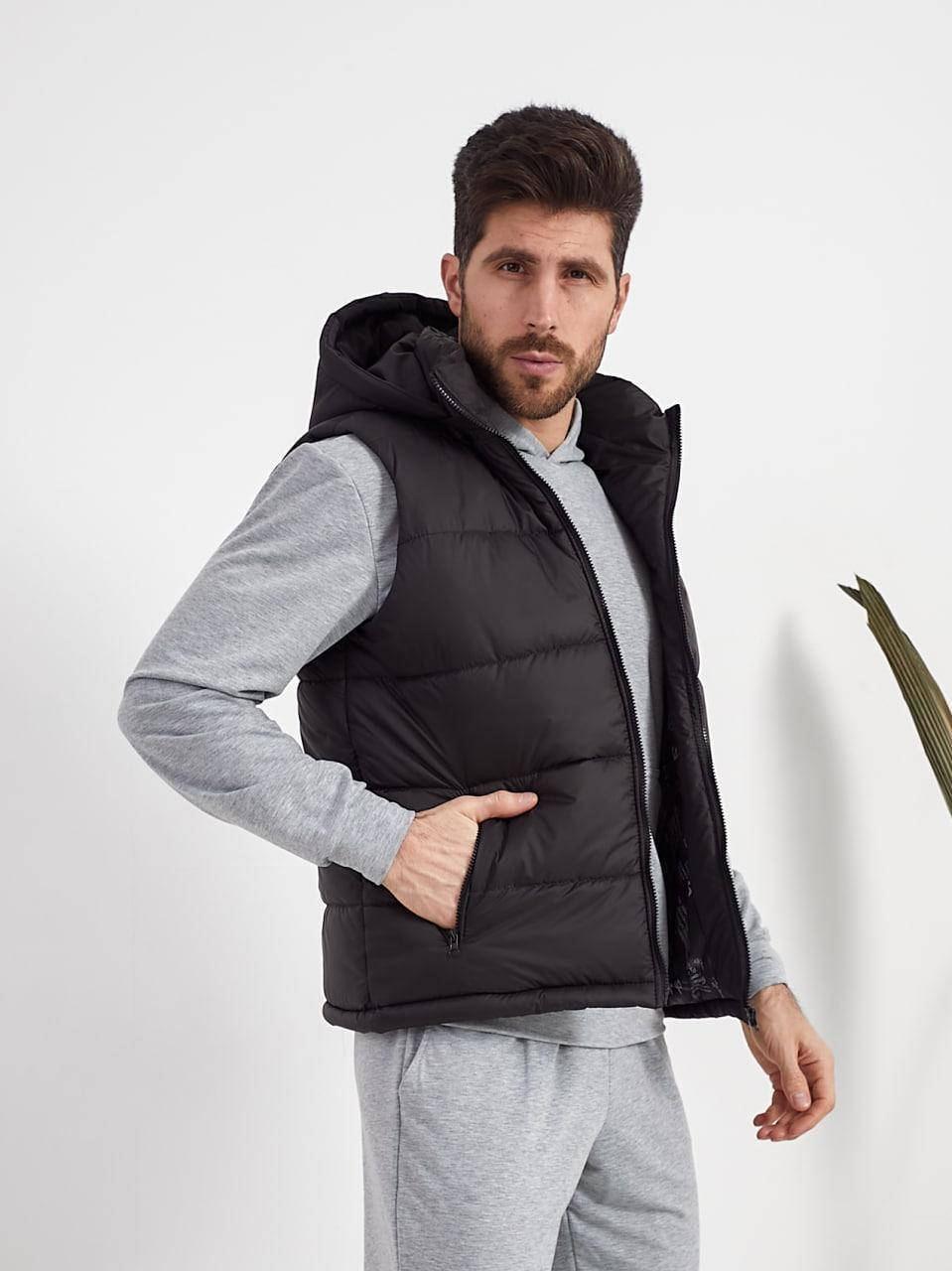 

Мужская жилетка с капюшоном