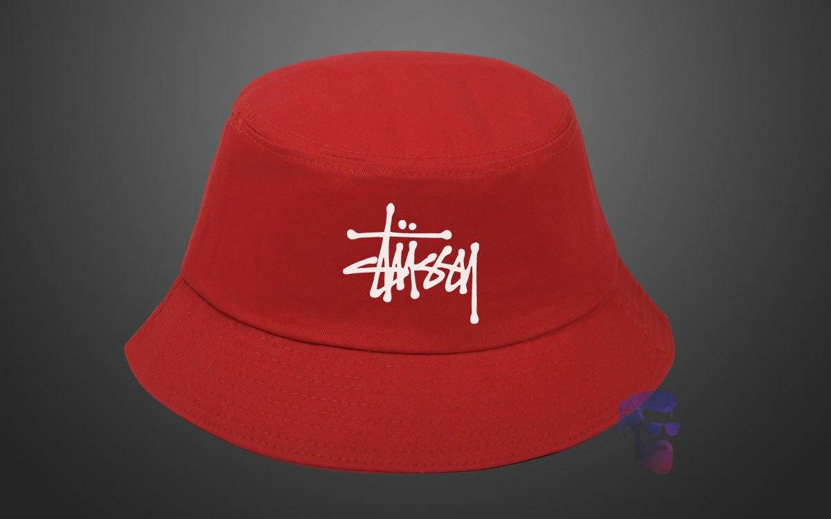 

Популярная красная панама Stussy