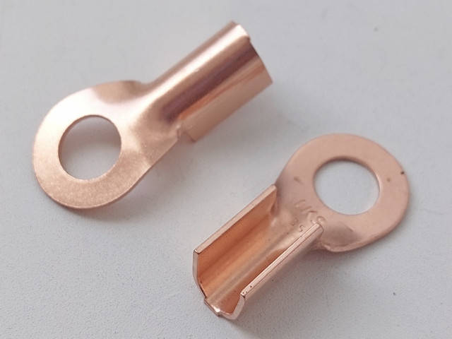 

Клемма медная Ø12 до 35 мм.кв. /