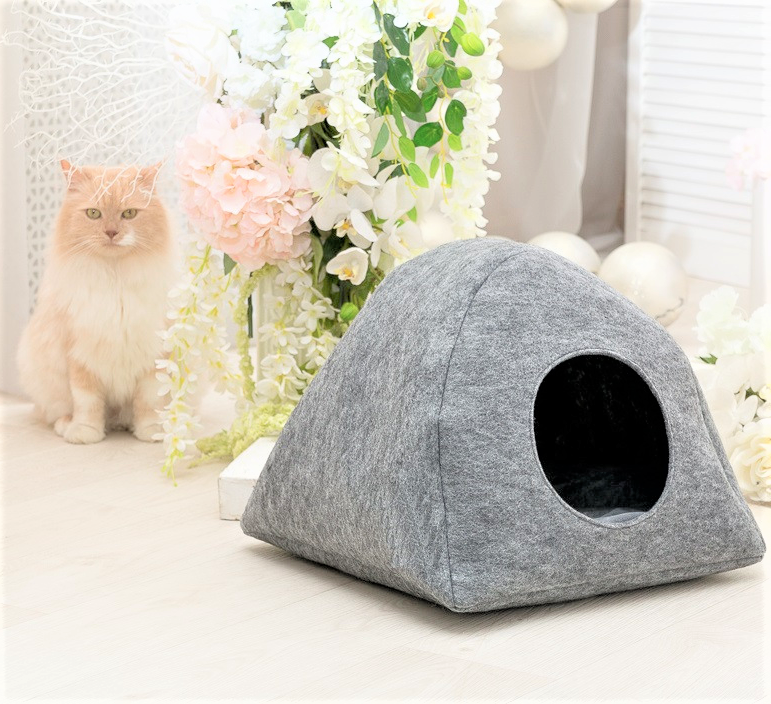 

Теплый дом для кота из войлока "Пещера"