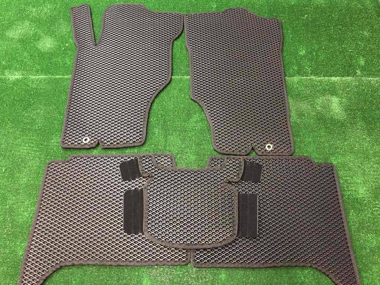 

Автомобильные коврики EVA на KIA SORENTO (2002-2009)