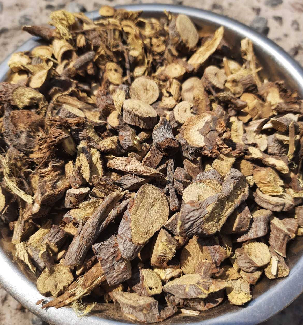 

Лакричный корень солодки голой