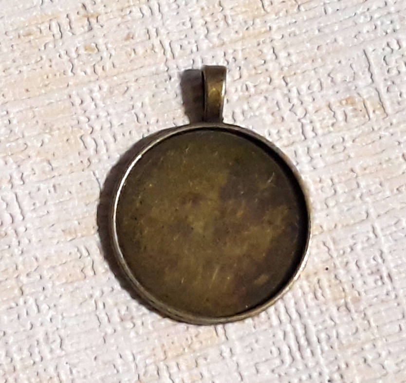 

Основа сеттинг для кулона под кабошон Круглый Бронза 40х32 мм кабошон 30 мм