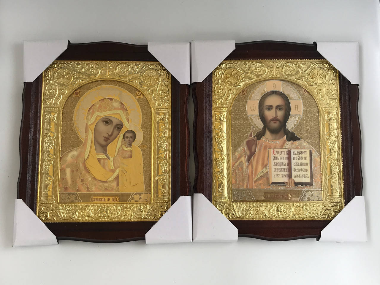 

Икона парная в рамках из дерева