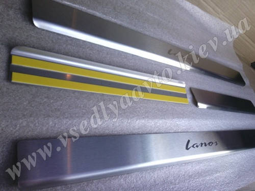 

Накладки на пороги ZAZ LANOS с 2001 г. (Standart)