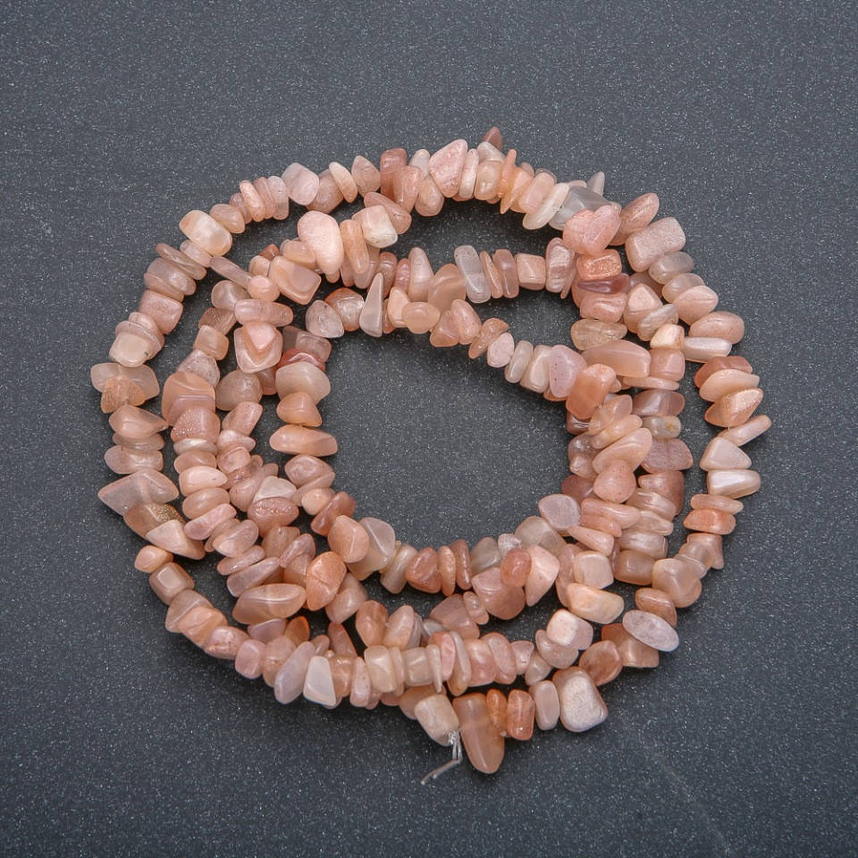 

Бусины на нитке из натурального камня Селенит крошка d-9х4мм L-84см +-