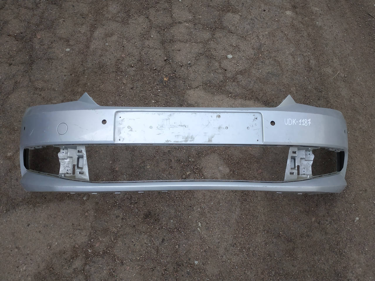 

Skoda Fabia III 2014- бампер передний в наличии оригинал 6v0807221