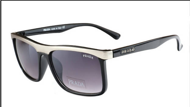 

Солнцезащитные очки Prada, Черный