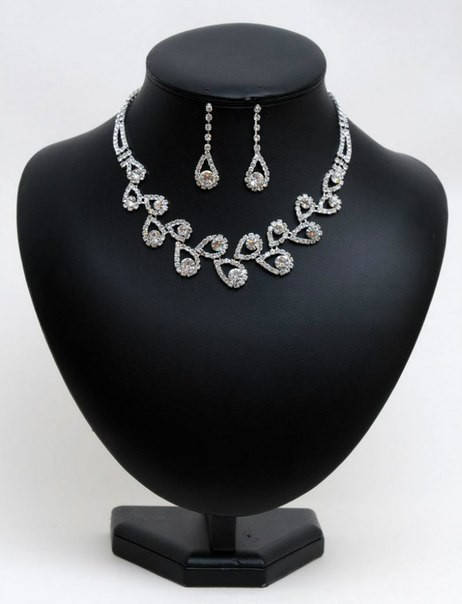 

Свадебный комплект колье и серьги HD23939