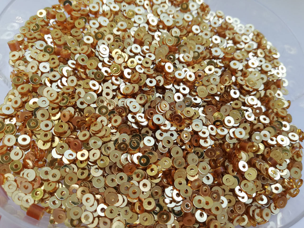 

Паєтки 3 мм Dark Gold - Темне золото - 5 г Індія