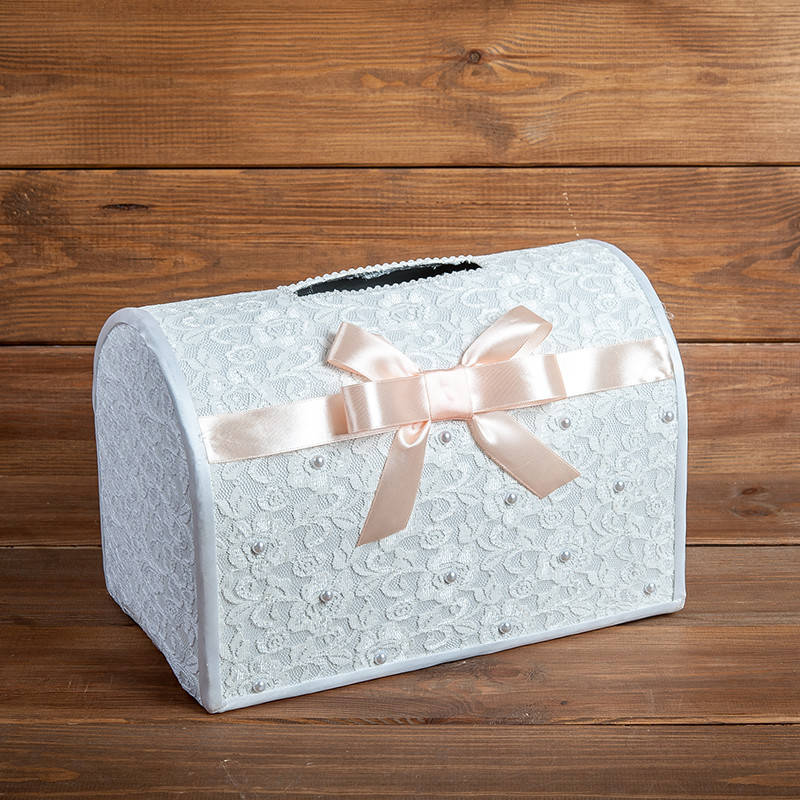 

Сундучок для денег "Кружевной с персиковым бантом"