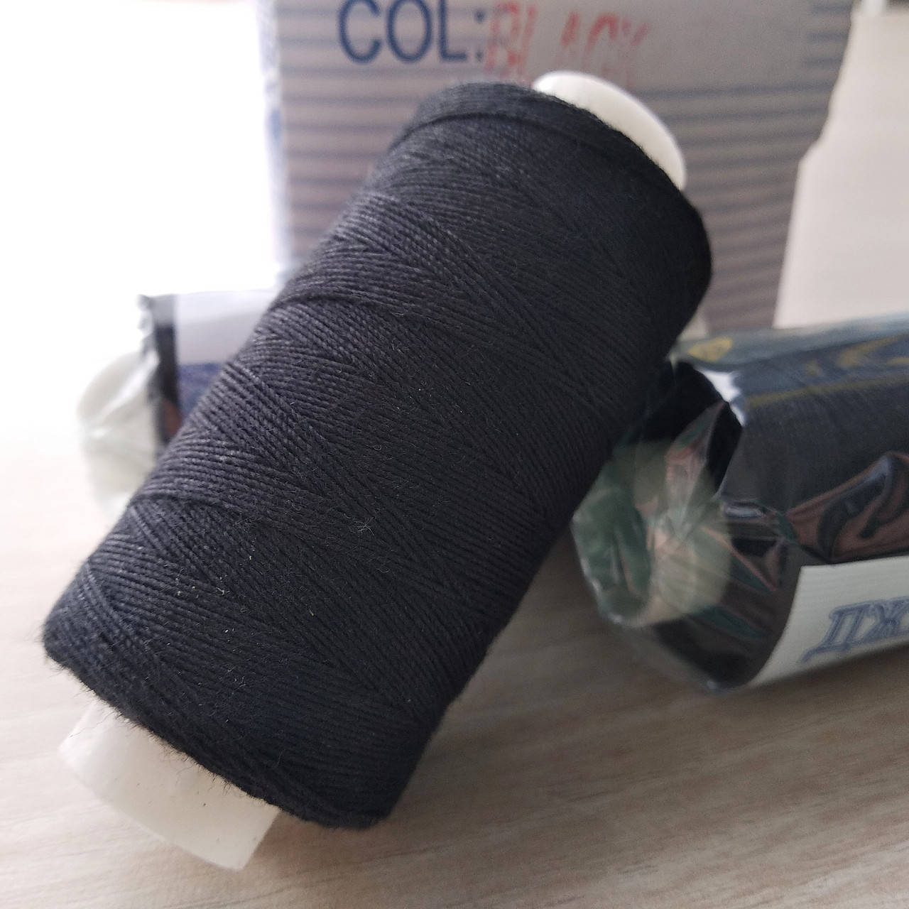 

Нитки для джинса чорні (black), Черный