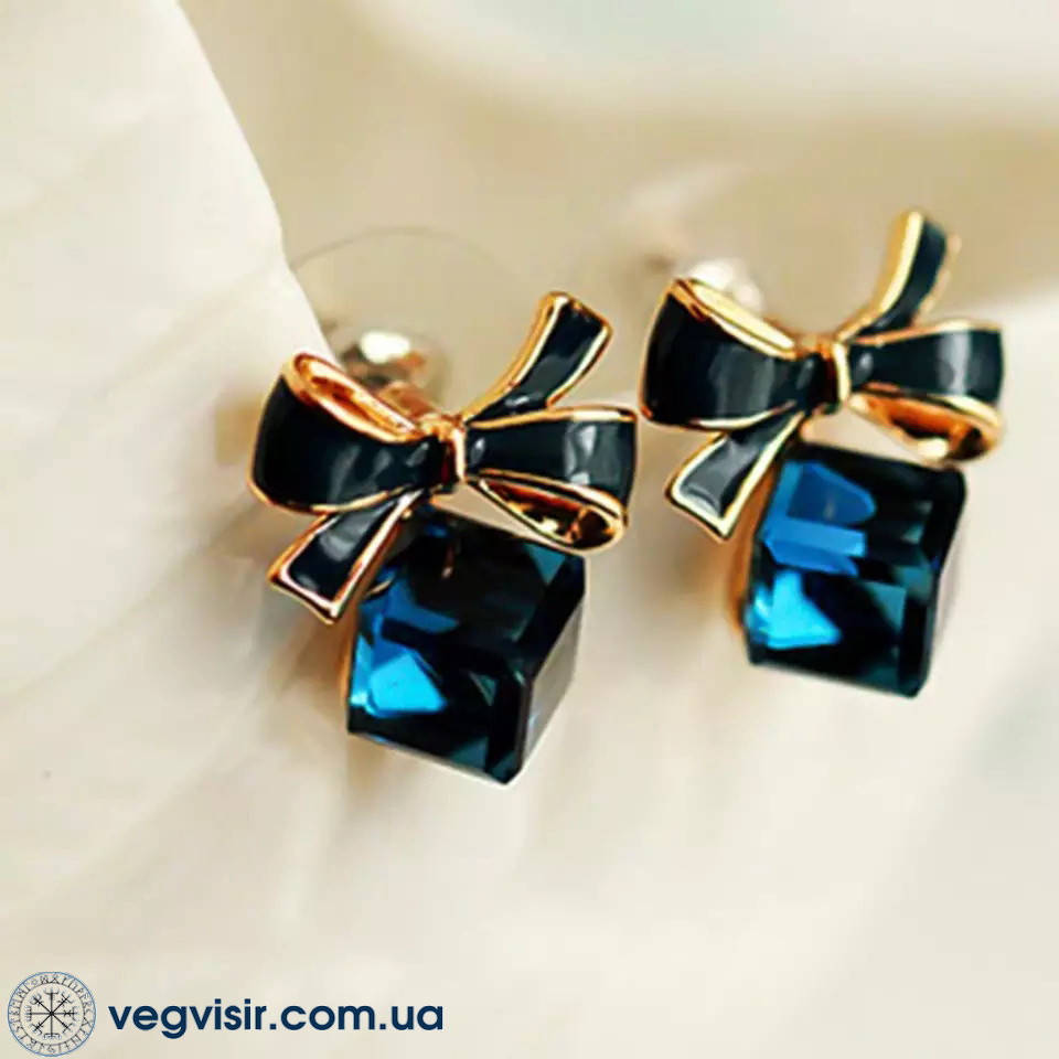 

Модные синие серьги в форме кубика сережки Blue камни кристаллы стильные вечерние