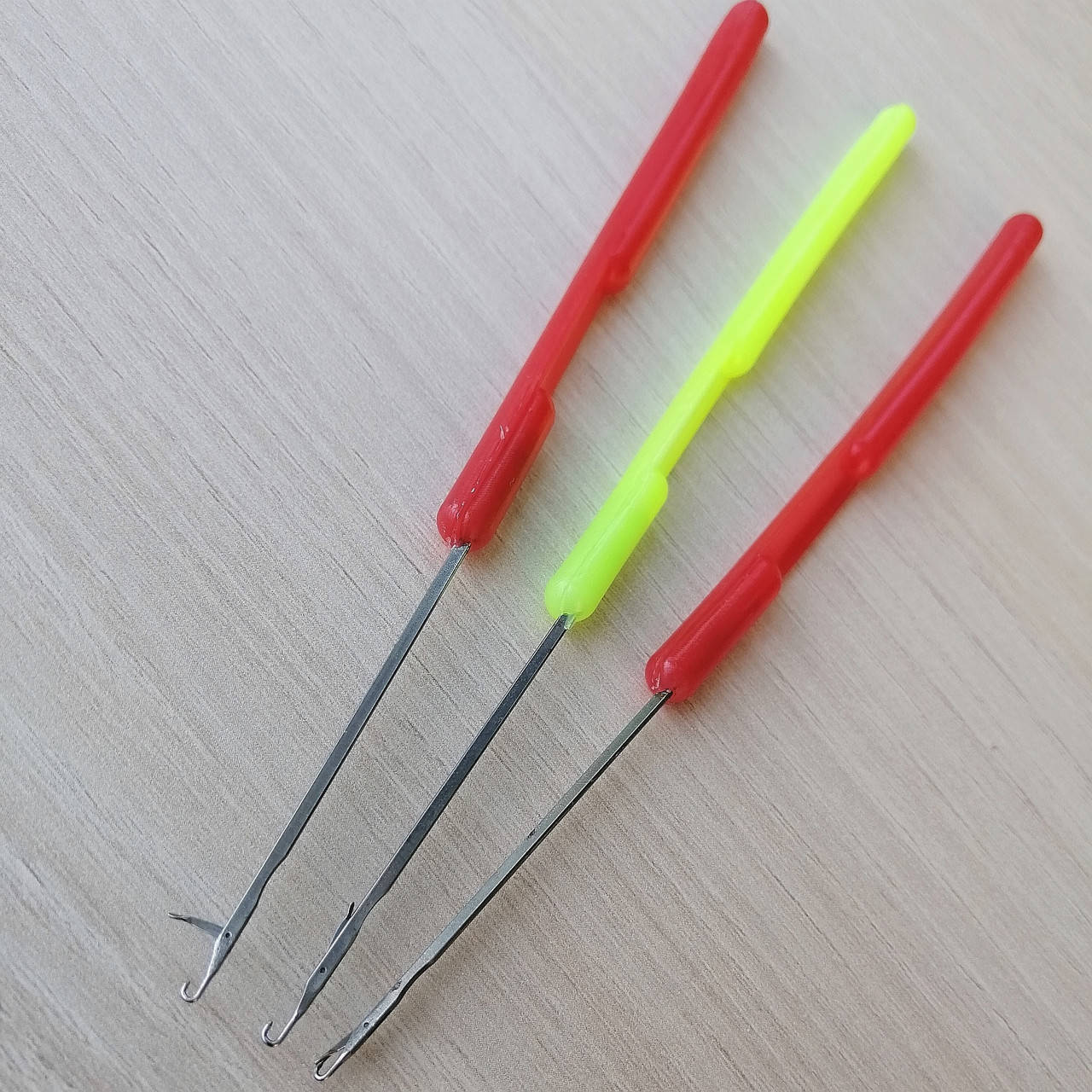 

Гачок для заправки оверлочних ниток