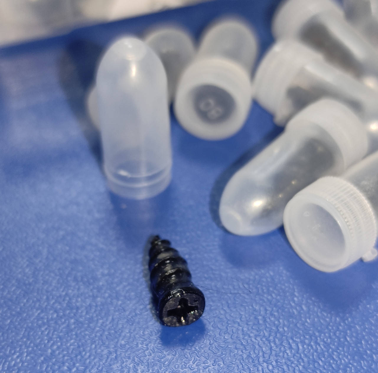 

Саморез пластиковый для ремонта шин, покрышек Tiyer Repair Plastic Nail 10штук в комплекте.