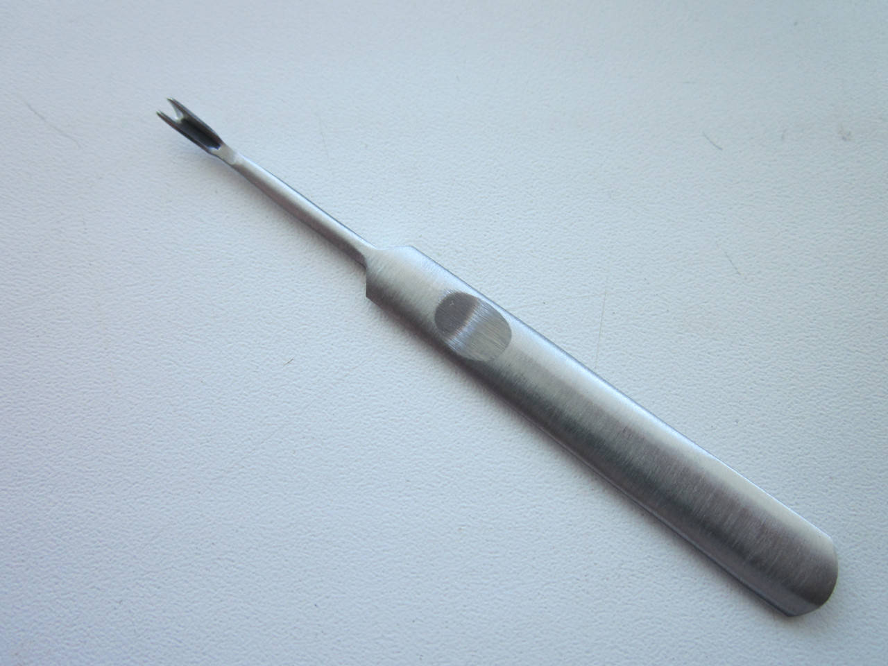 

Канавкорез V-образный (фаскосниматель для торца кожи)