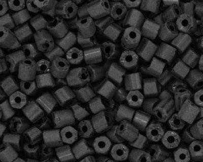 

Бісер Чехія 23980 (рубка матова, чорна)