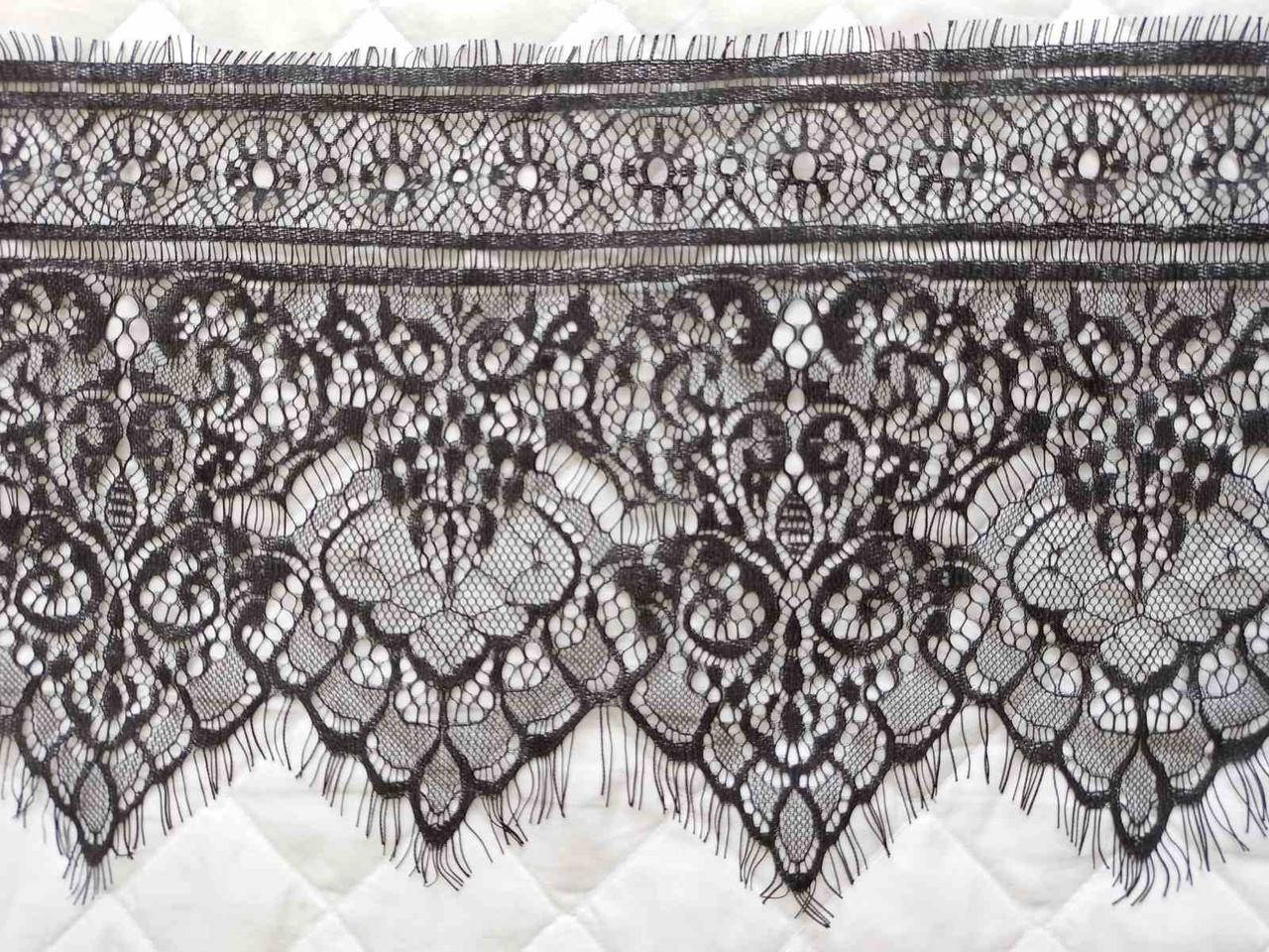 

Шантильи шир 24 см.купон 3 м, Черный