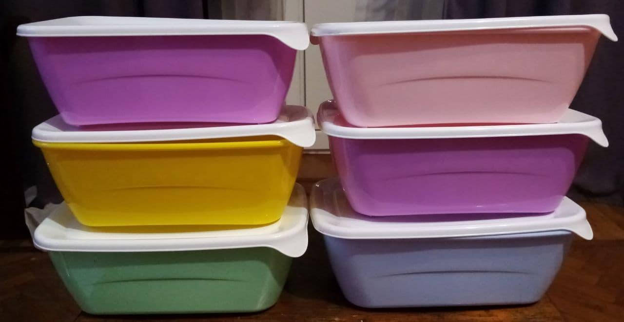 

Контейнер/судок для продуктов питания цветной 1.5л.
