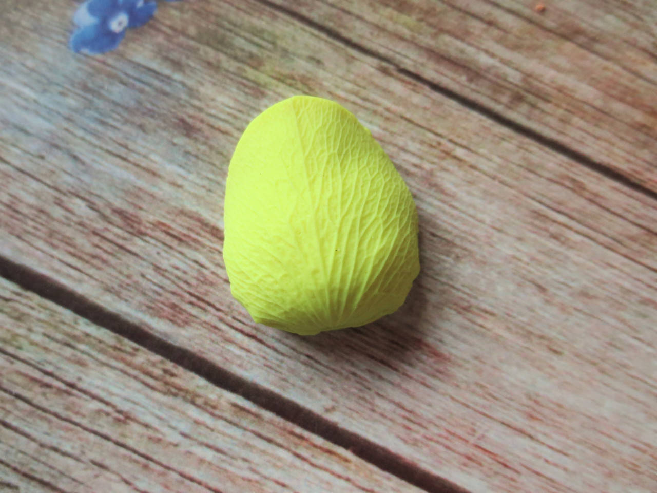 

Молд "Лепесток розы кустовой" (р-р 3х2,7 см)