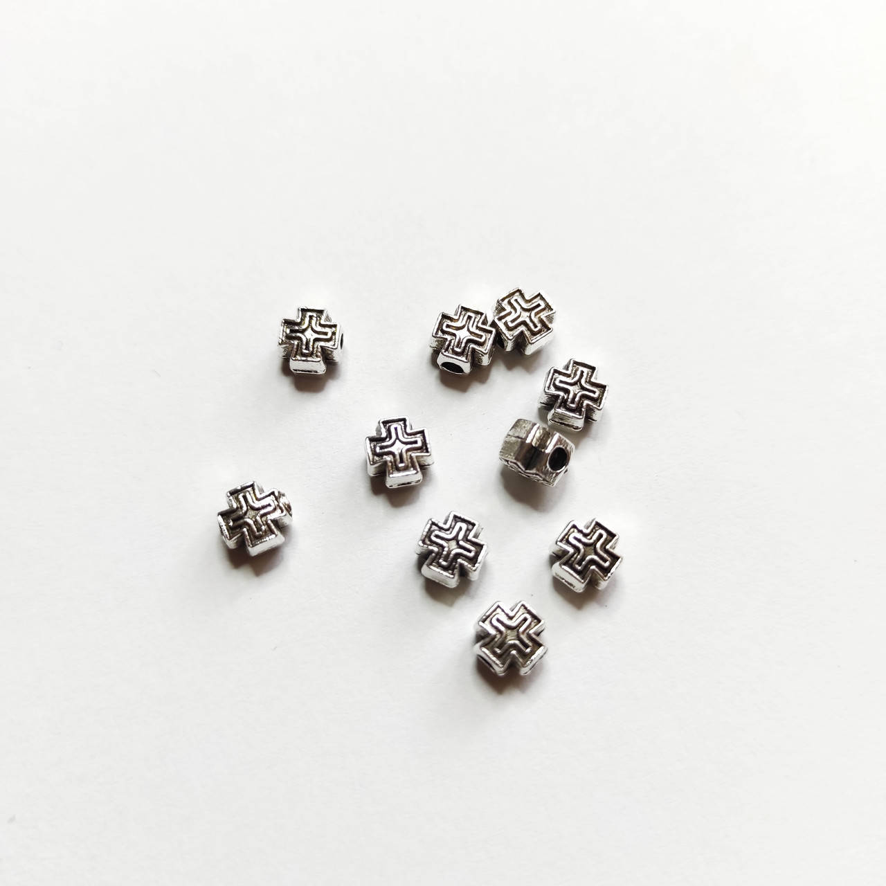 

Бусина крест