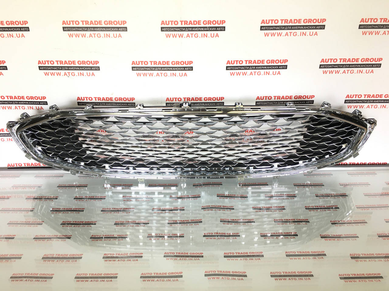 

Решетка переднего бампера верхняя Ford Fusion 2019- хром сота неоригинал KS7Z-8200-BB, Черный