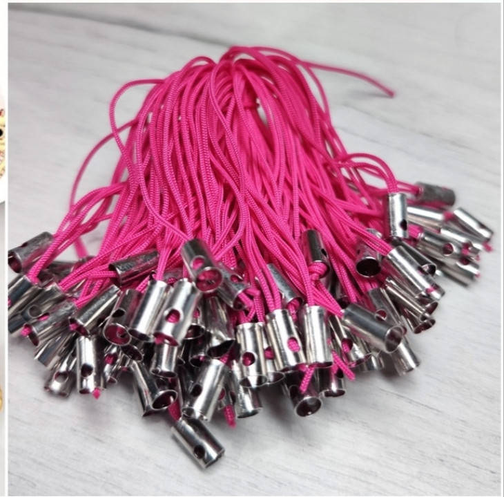 

Основа для подвески, брелока (шнур для мобильного телефона) Длина 5см Цвет шнура - малиновый