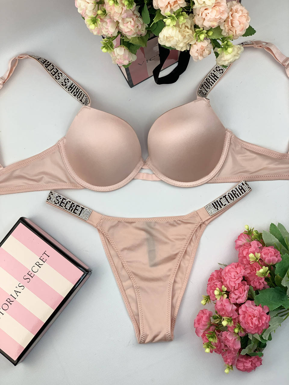 

Комплект женского нижнего белья Victoria’s Secret Виктория Сикрет модель Rhinestone со стразами, Разные цвета