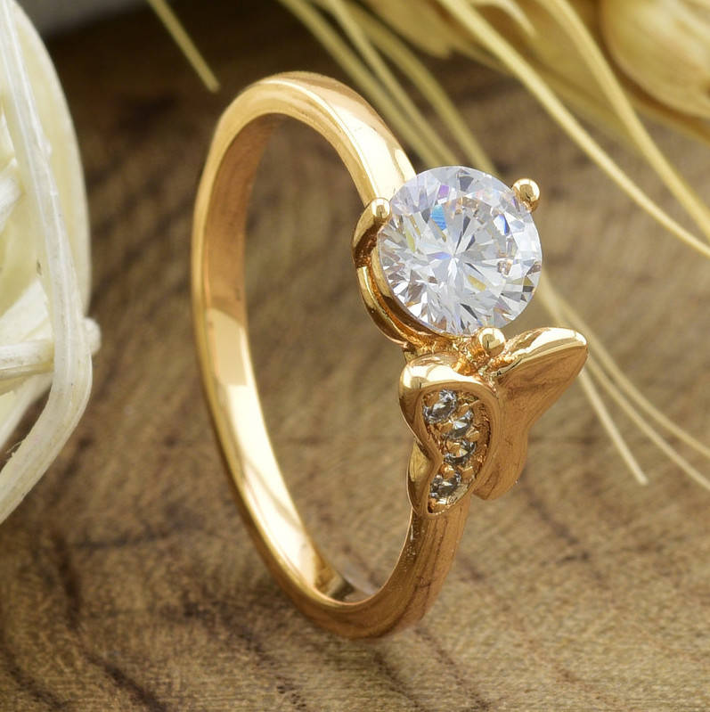 

Кольцо Xuping 14482 ширина 6 мм белые фианиты позолота 18К размер 19