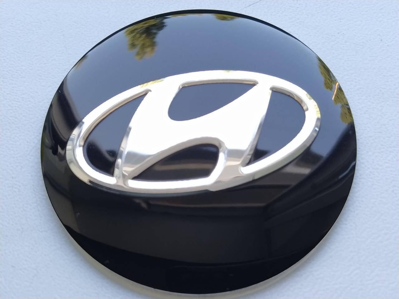 

Наклейка на колпачок/заглушку Hyundai 56 мм. Черные