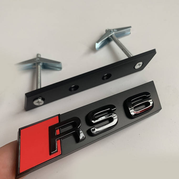 

Автологотип шильдик эмблема надпись Audi RS6 в решетку радиатора черная