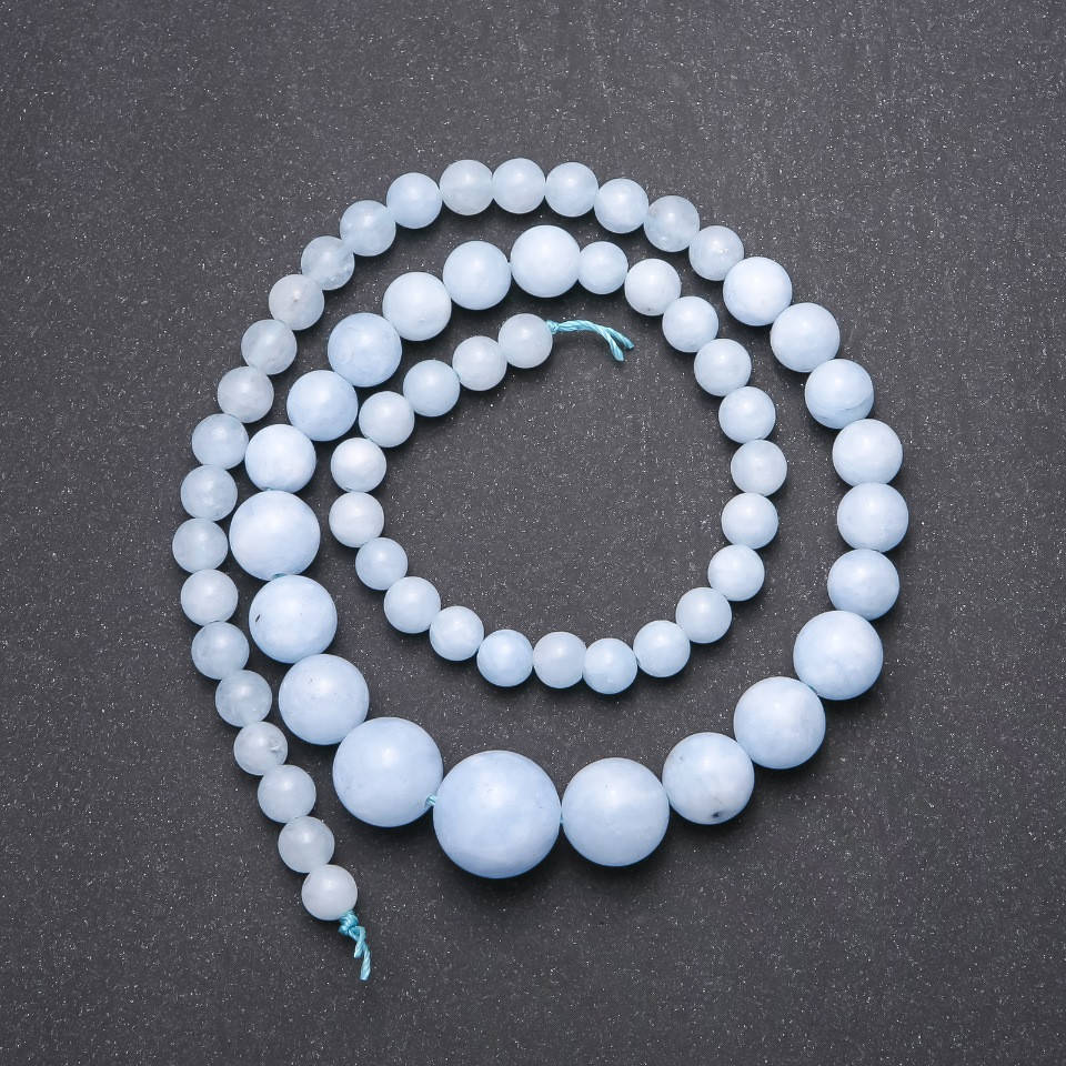 

Бусины Аквамарин им. заготовка гладкий шарик на увеличение d-6-14мм L-45см