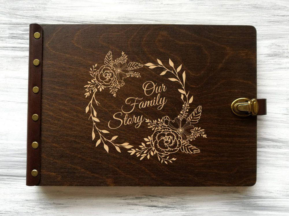 

Свадебный альбом в деревянной обложке «Our Family Story» 40