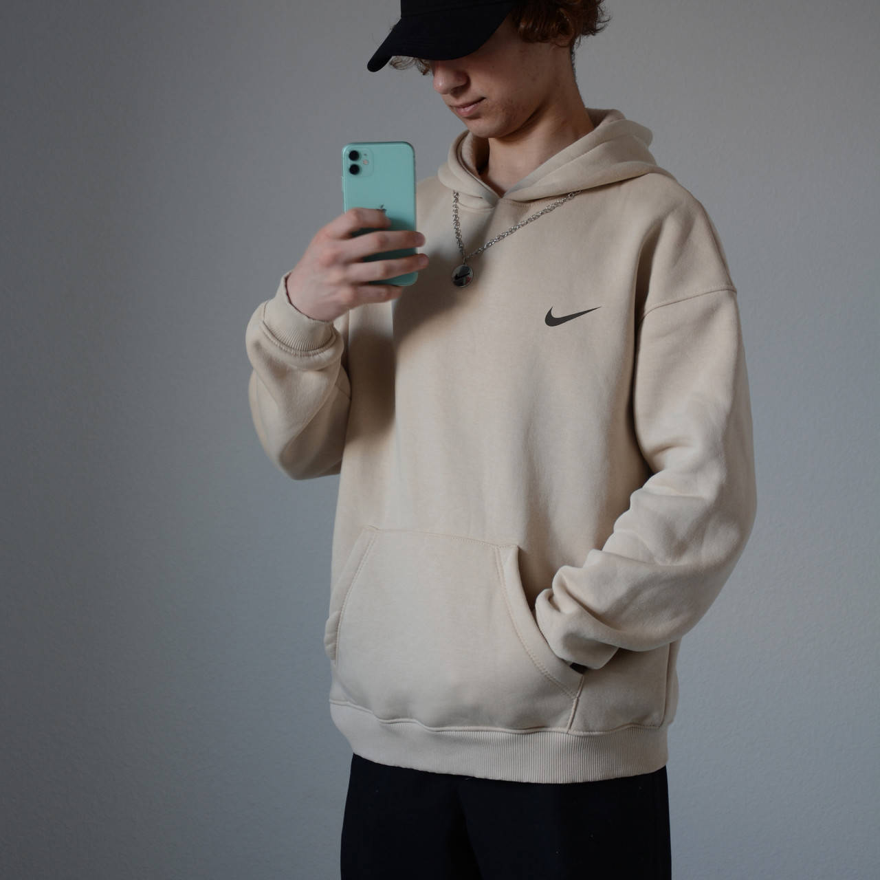 

Мужское однотонное худи Nike оверсайз кофта-толстовка найк с капюшоном бежевый oversize