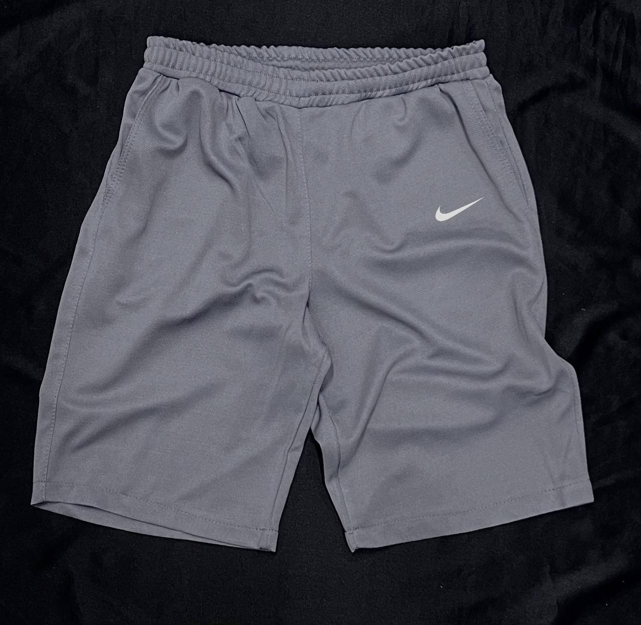 

Мужские спортивные шорты Nike серые M, Серый