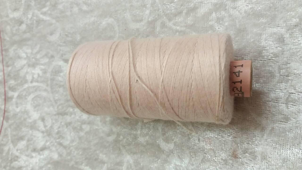 

Нитки Аман (Amann), № 30, цвет 0600., Бежевый
