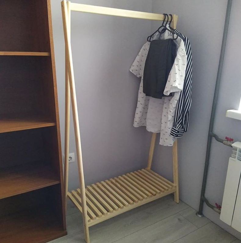 

Напольная деревянная вешалка для одежды / Стойка для одежды c полкой