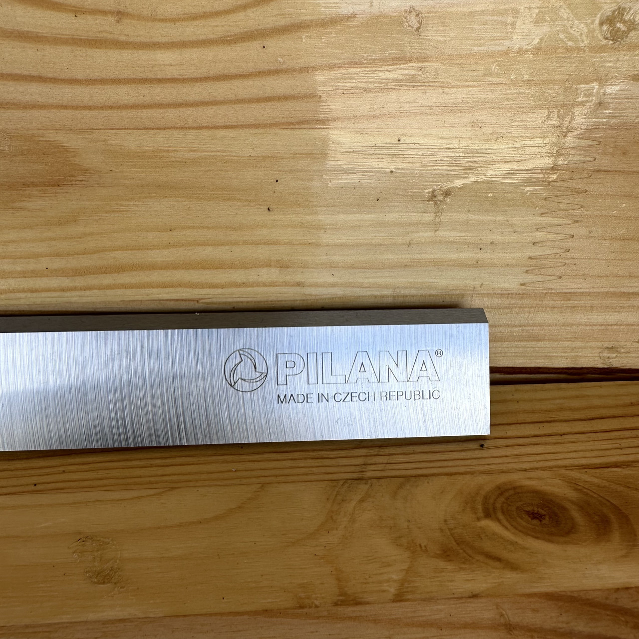 Ніж строгий Pilana 1050x35x3 — HSS — 18% W