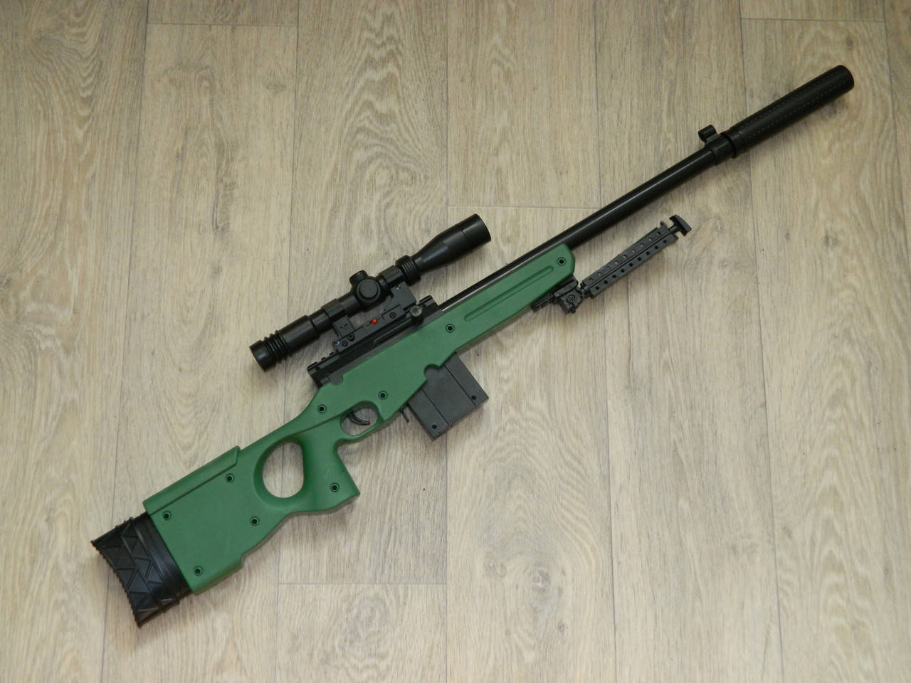 

Винтовка Снайперская AWP с лазером на пластиковых шариках Уценка, Черный