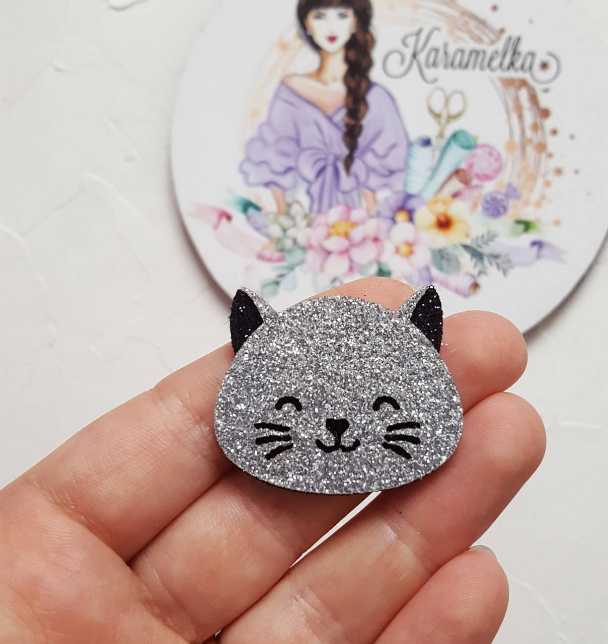 

Котик СРІБНИЙ №1 (НЕ СКЛЕЄНИЙ)