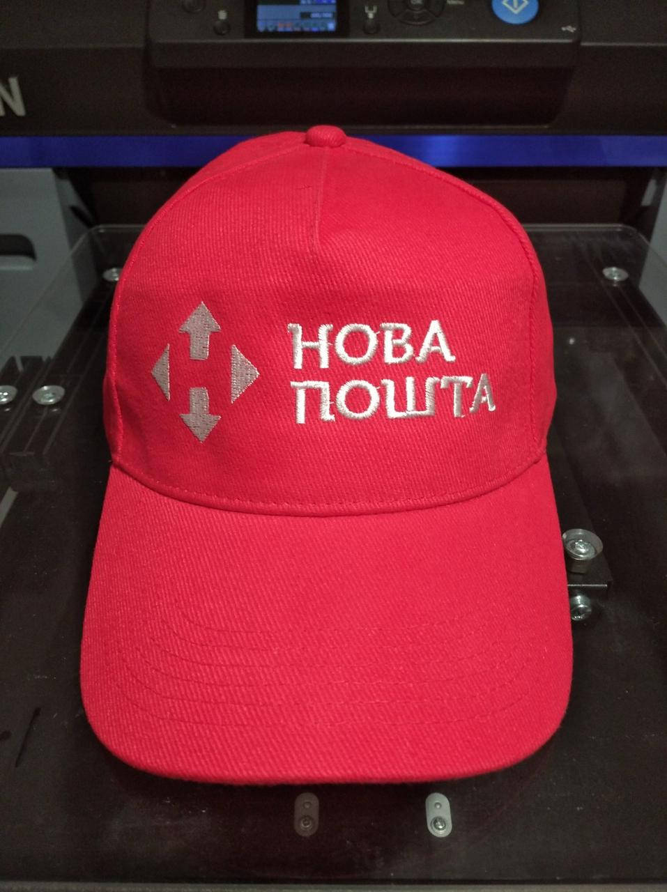 

Кепка 5 клинка с вышивкой "Нова Пошта", Красный